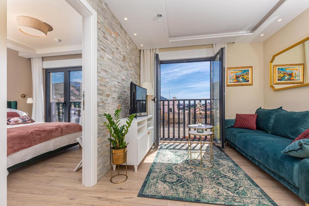 Three Musketeers Apartments photo 2