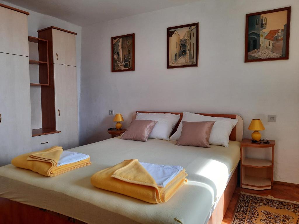 Romantic coastal house in old town of Novi Vinodolski photo 2