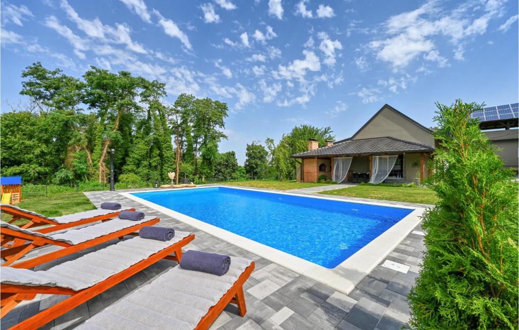 Pet Friendly Home In Gornje Plavnice — photo 1