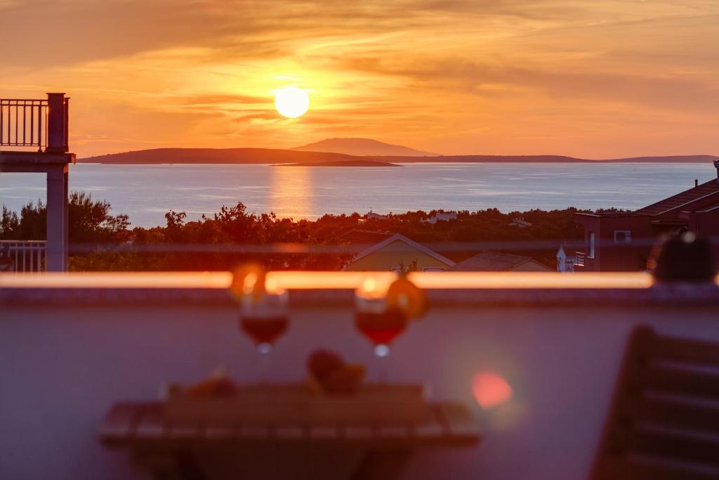Terra Maiorum -12 person private Villa - heated pool and water massage photo 2