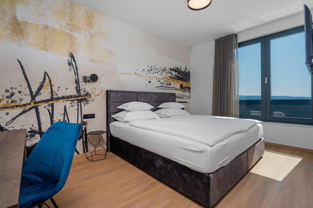 Seafront Villa Nina with 5 en-suite bedrooms photo 2