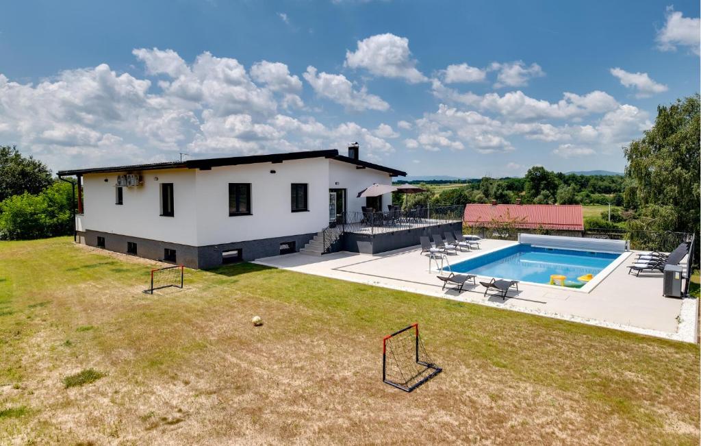Awesome Home In Dvorisce — photo 1