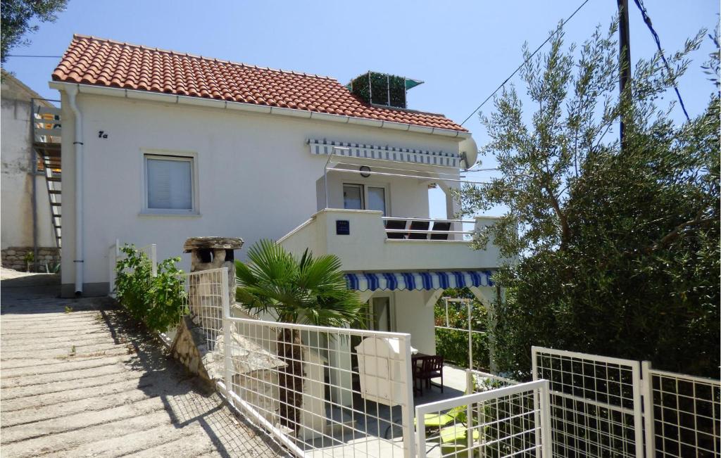 3 Bedroom Stunning Home In Mimice — photo 1