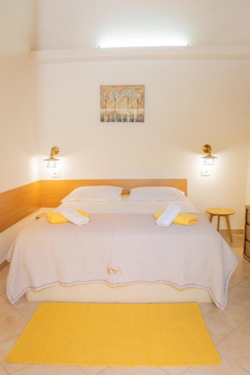 Eleonora Apartments photo 2