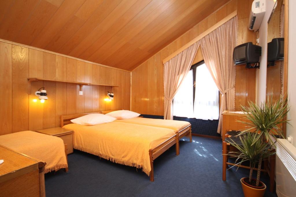 Rooms by the sea Starigrad photo 2