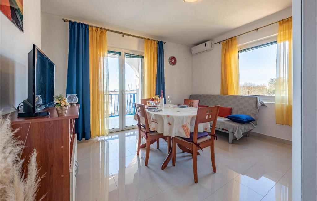 Nice Apartment In Pakostane photo 2