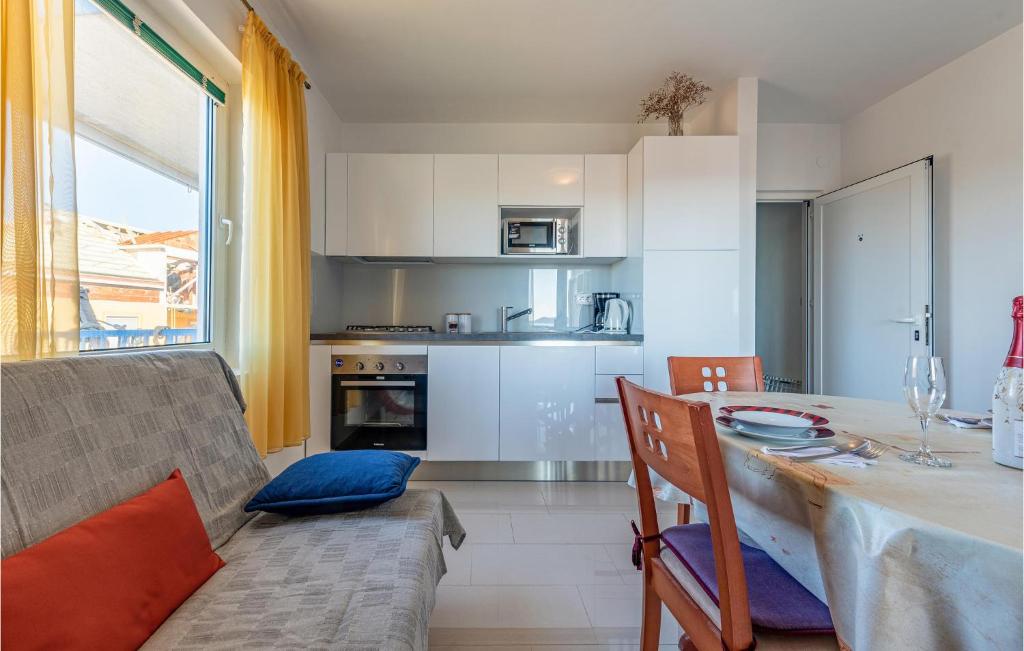 Nice Apartment In Pakostane photo 3