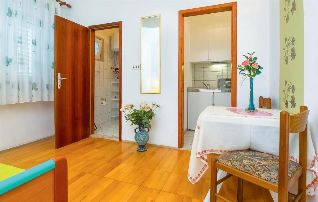 Studio Apartment In Omis photo 3