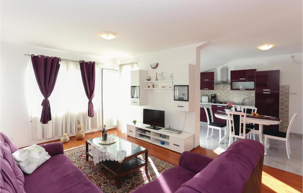 Three-Bedroom Apartment In Gata photo 2