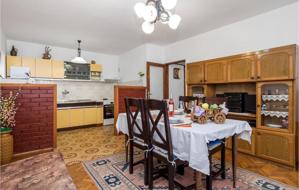 Amazing Apartment In Sveti Juraj photo 3