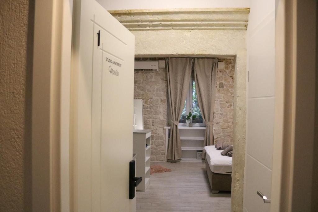 Studios Kadena Trogir - 18th century stone house photo 3