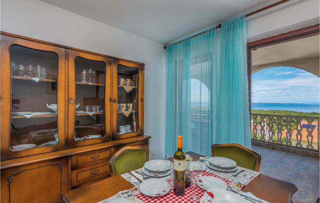 2 Bedroom Gorgeous Apartment In Mali Losinj photo 2