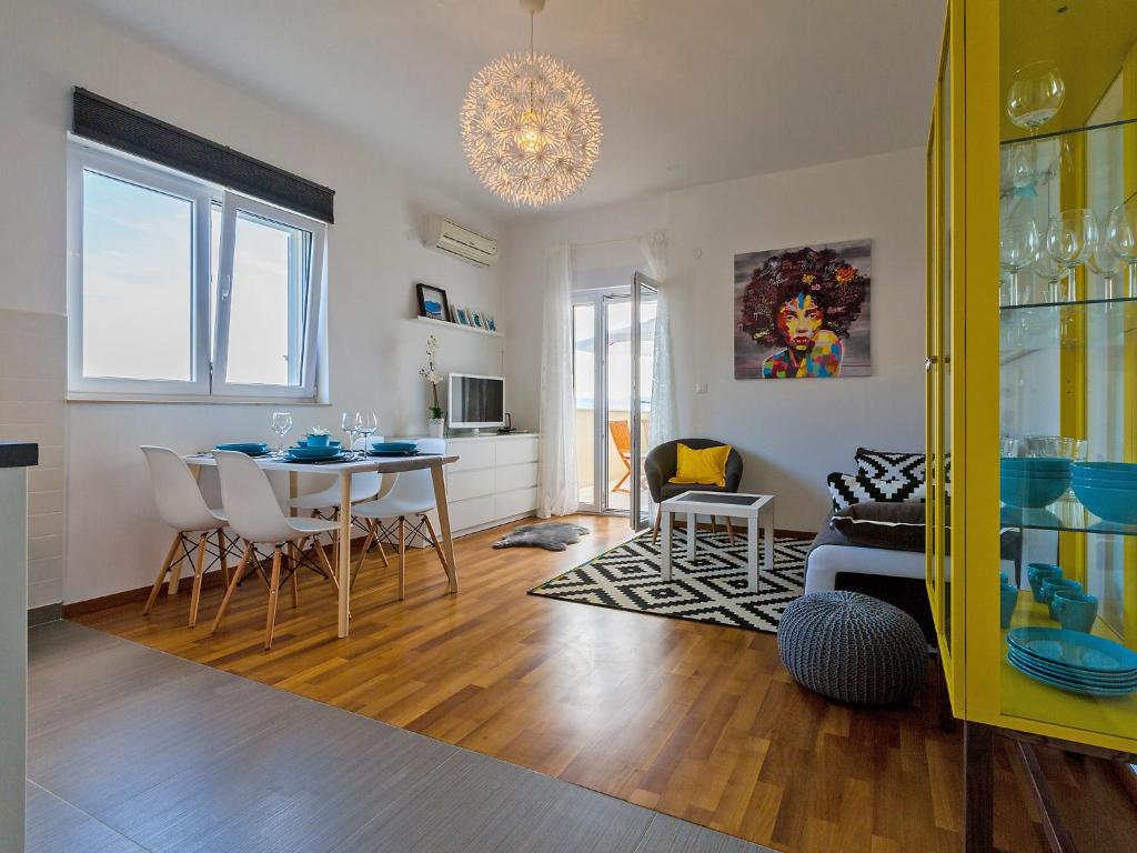 Apartment Cvit 1 by Interhome photo 2