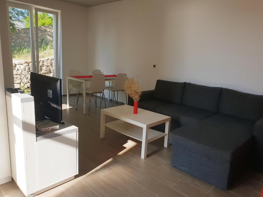 Apartments by the sea Hvar - 15401 photo 3