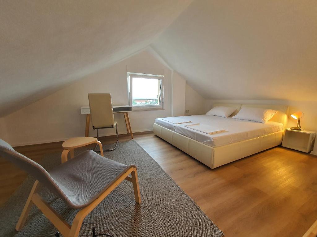 Top apartment photo 2