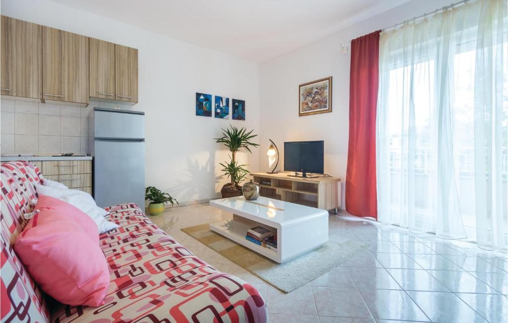 2 Bedroom Amazing Apartment In Pula photo 2