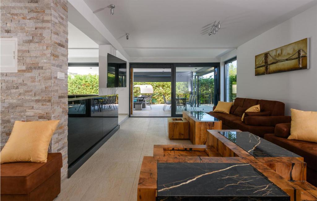 Gorgeous Home In Fazana With Wifi photo 3