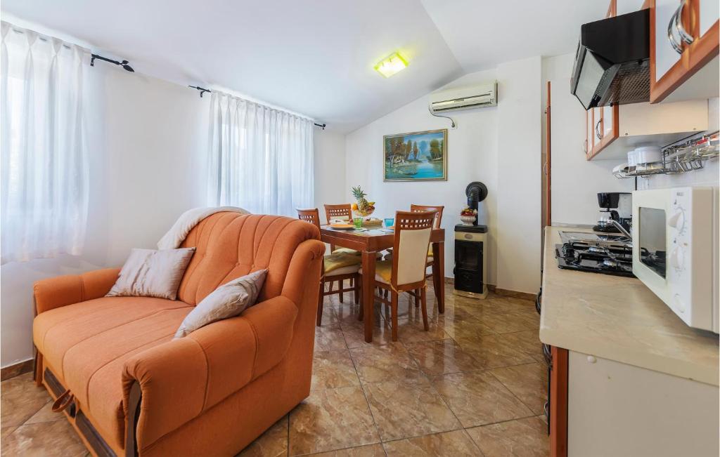 Gorgeous Apartment In Pula With Wifi photo 2