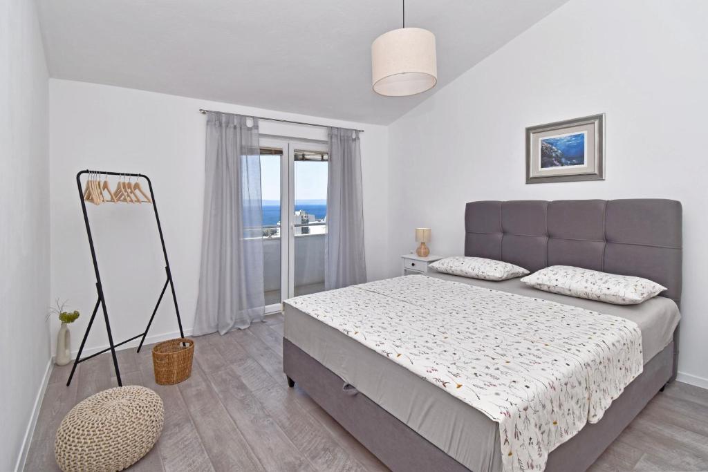 Sunny room — photo 1