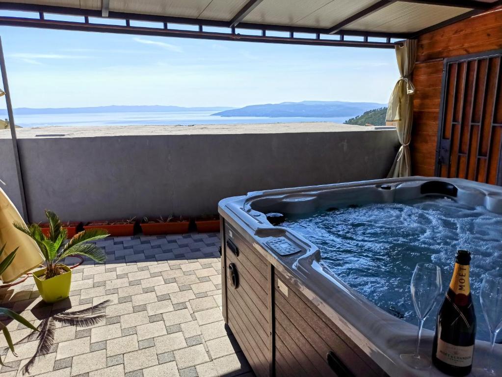 Villa TOP HILL - Heated Pool & Jacuzzi photo 2