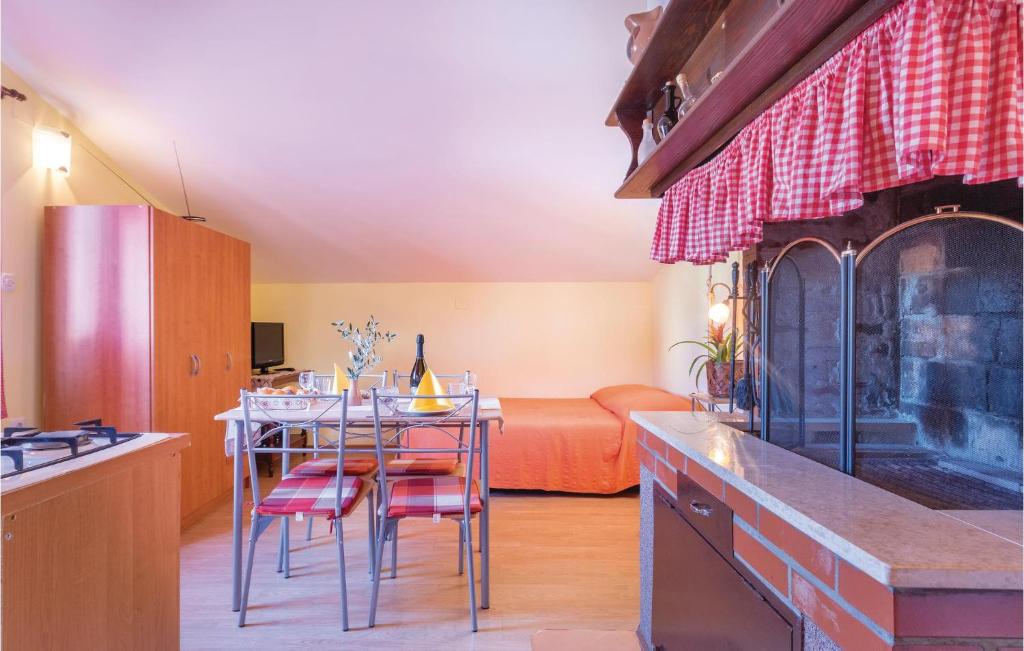 Studio Apartment In Valbandon photo 3