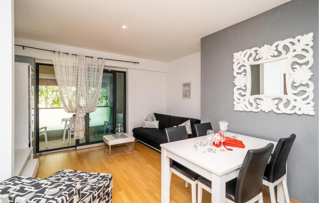 Gorgeous Apartment In Dubrovnik With Wifi photo 2