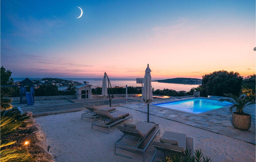 Gorgeous Home In Sevid photo 2
