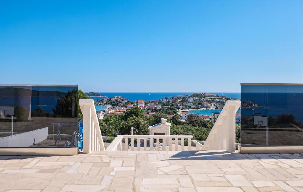 Gorgeous Home In Sevid photo 3