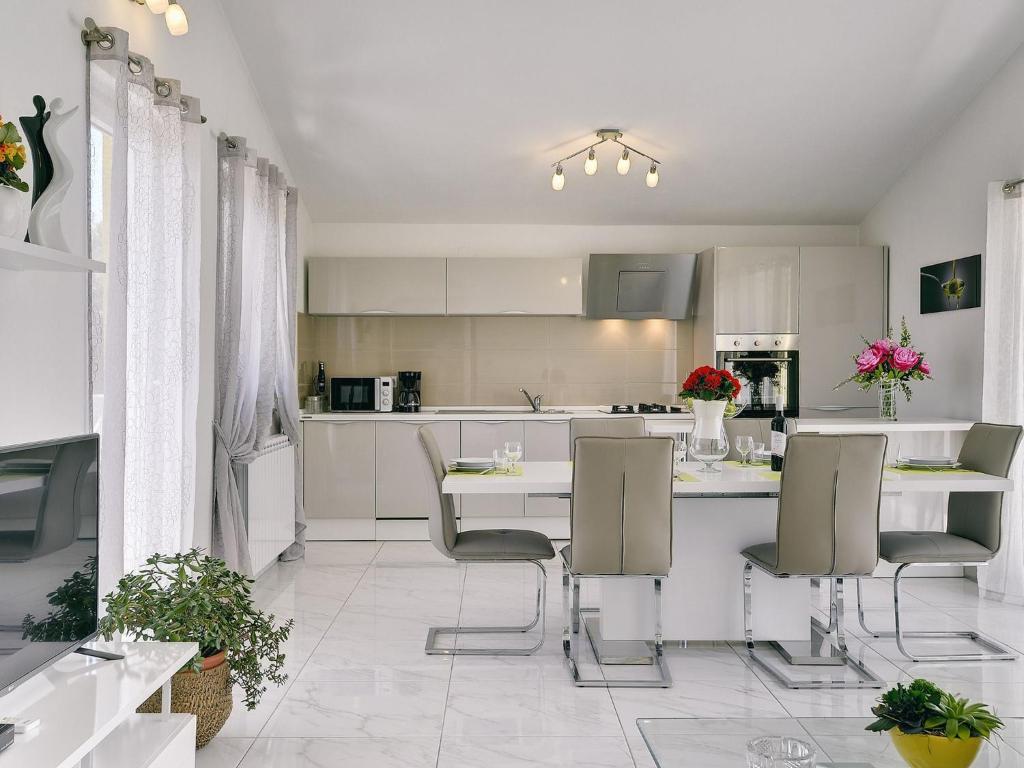 Apartment in Valtura near the Beach — photo 1