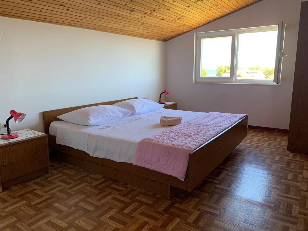Roca Apartments photo 2
