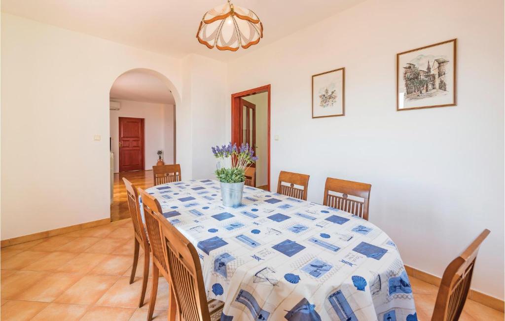 Amazing Apartment In Rabac With Kitchen photo 3
