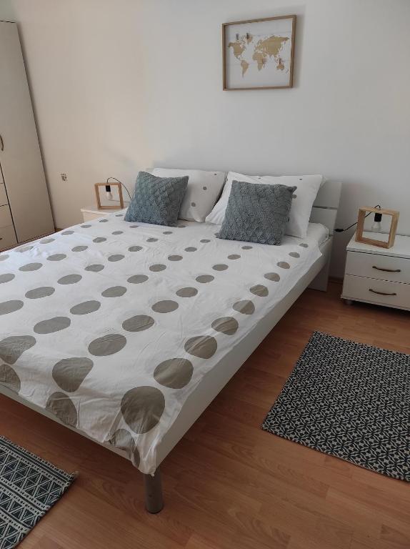 Sunny apartment in Rijeka — photo 1