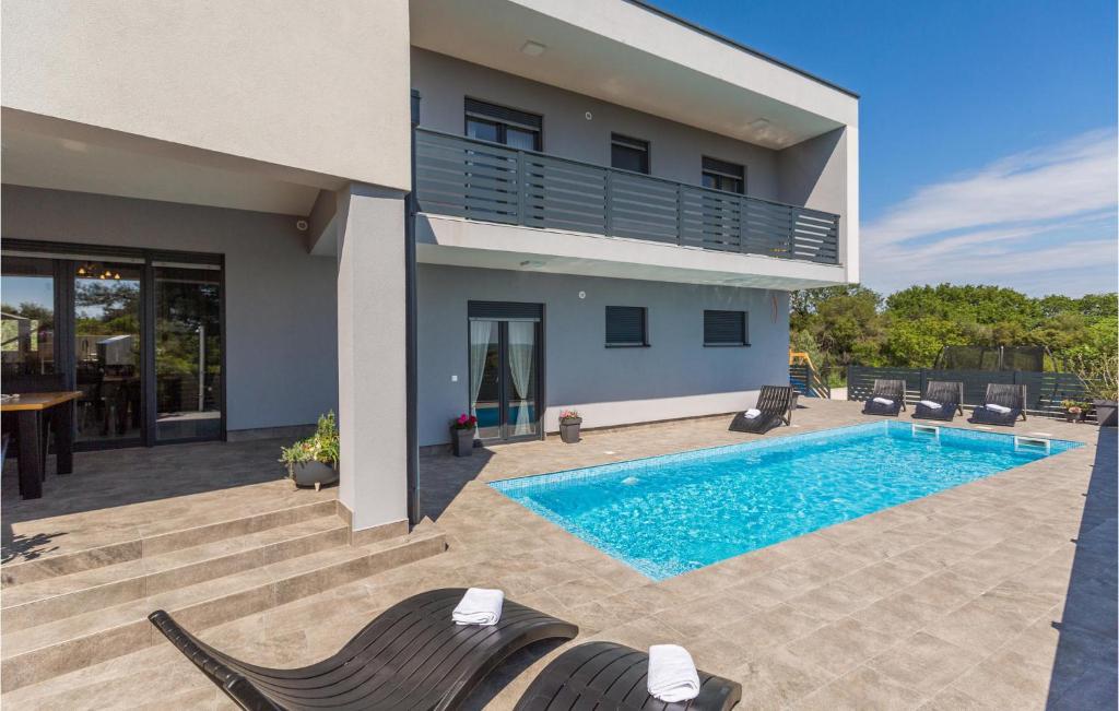 3 Bedroom Cozy Home In Pula — photo 1