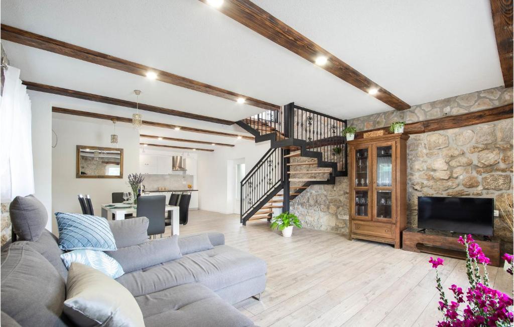 Gorgeous Home In Hrvace photo 2