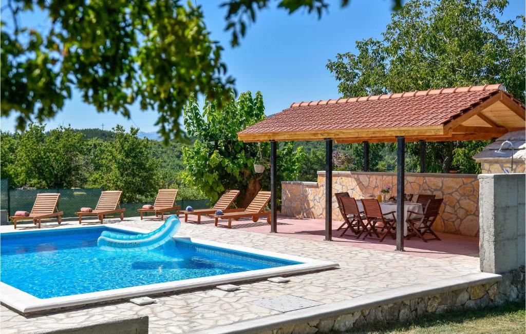 Gorgeous Home In Hrvace photo 3