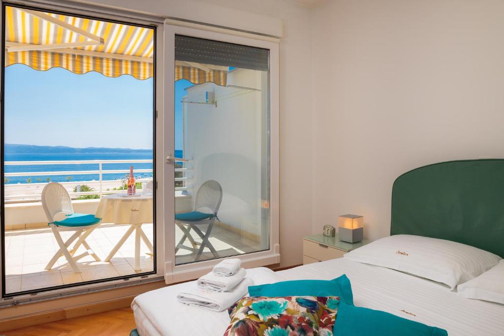 Seaside Apartment Gold 1row photo 2