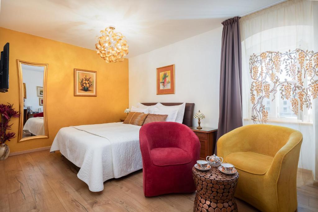 Romantic Luxury Rooms photo 2