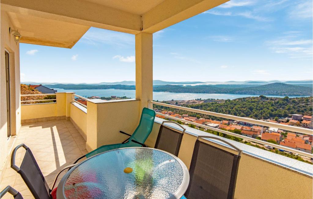 Three-Bedroom Apartment In Sibenik — photo 1