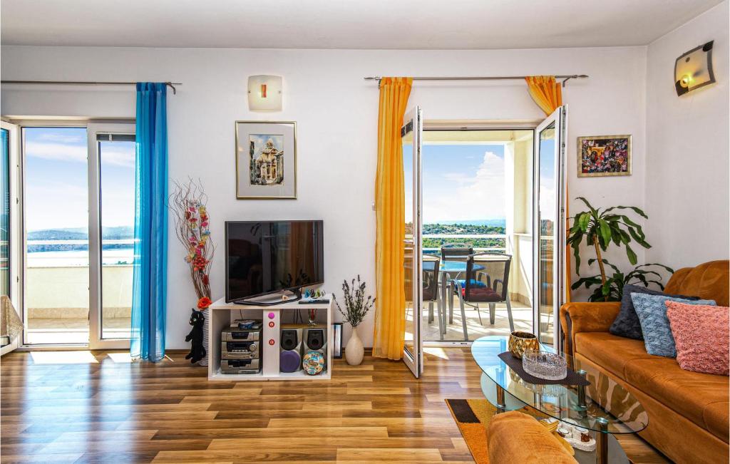 Three-Bedroom Apartment In Sibenik photo 2