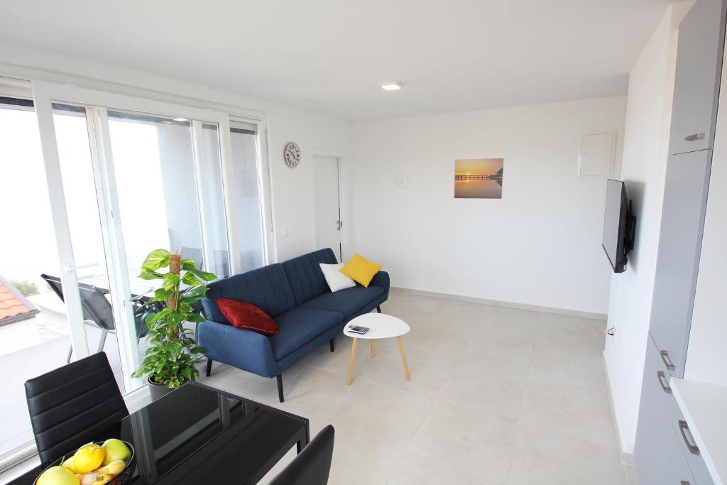 Sunshine Bay — photo 1