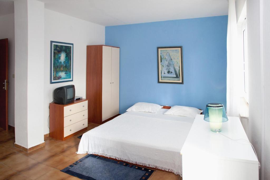 Apartments by the sea Rastici photo 2