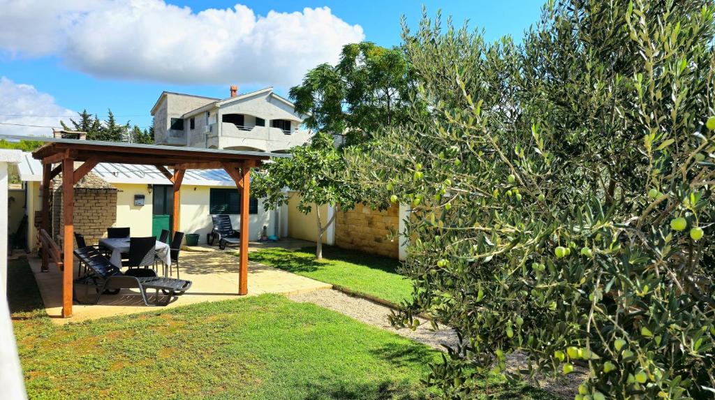 Seaside holiday house Turanj — photo 1