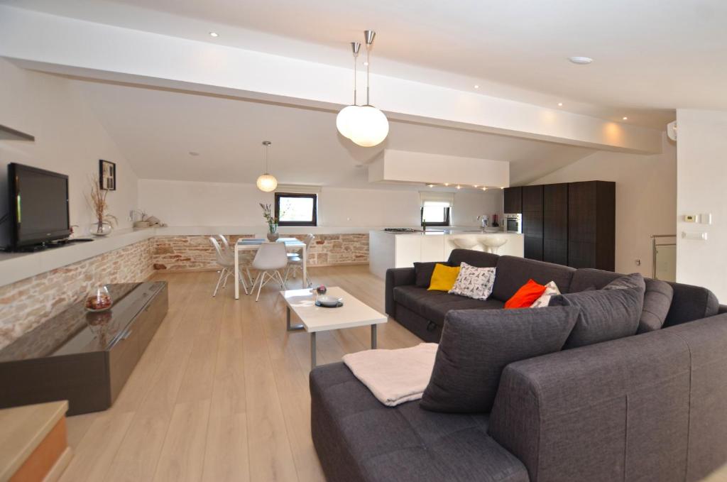 Serenity Apartments — photo 1