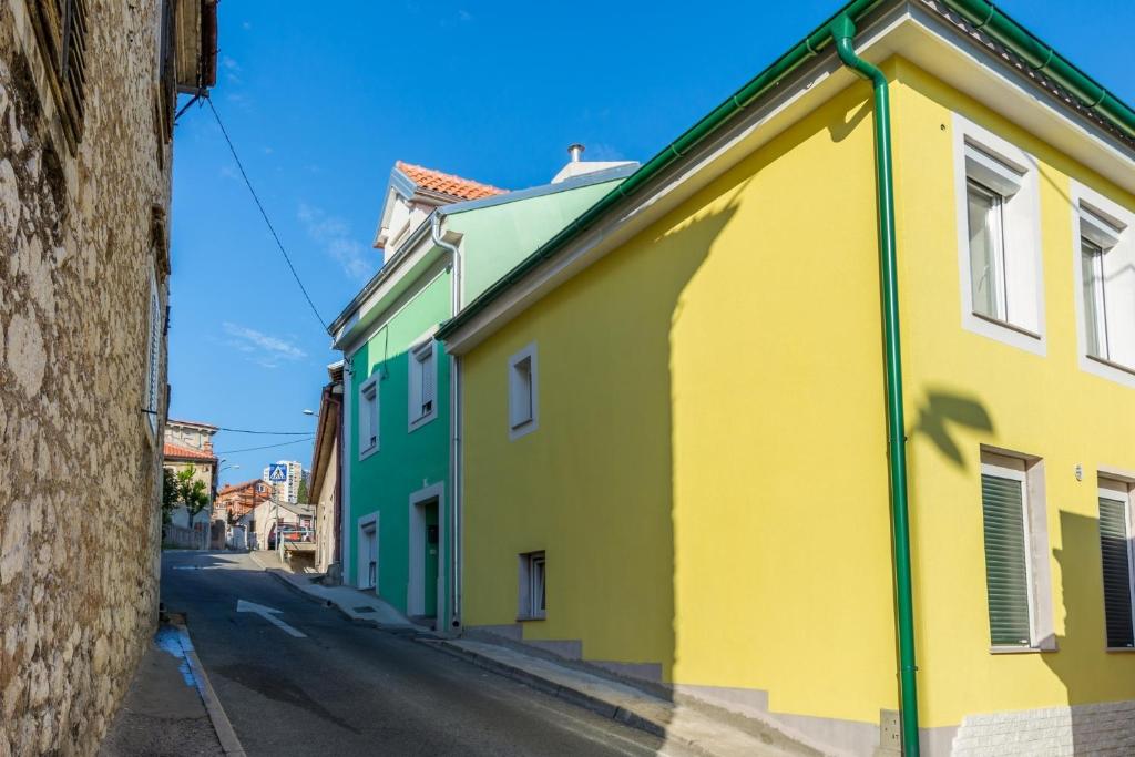 Apartments with WiFi Rijeka - 15901 — photo 1