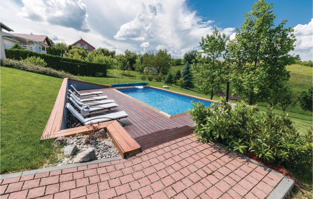 Three-Bedroom Holiday Home In Starjak photo 2
