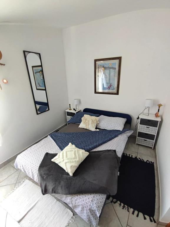 Santorini by Jasna photo 2