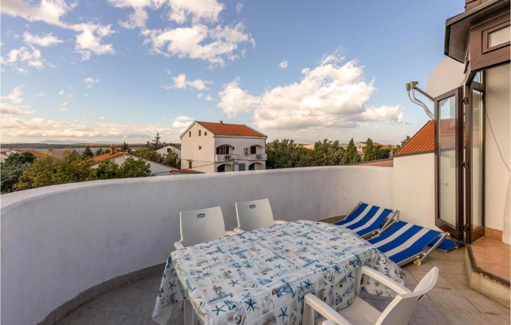 1 Bedroom Cozy Apartment In Jadranovo photo 3