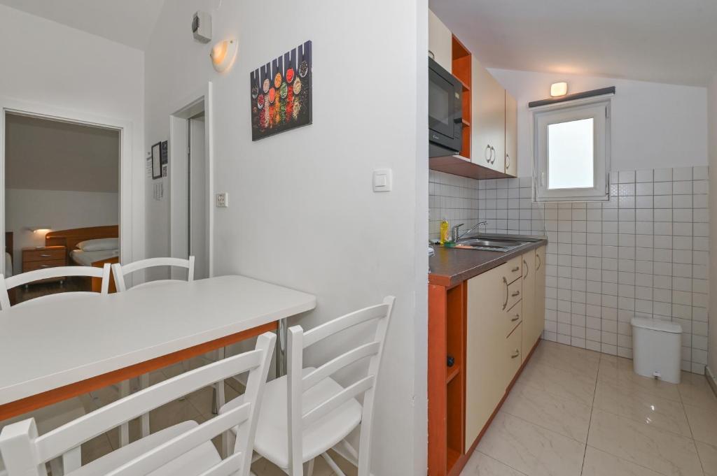 Seagull Pool Apartments & Studios photo 3