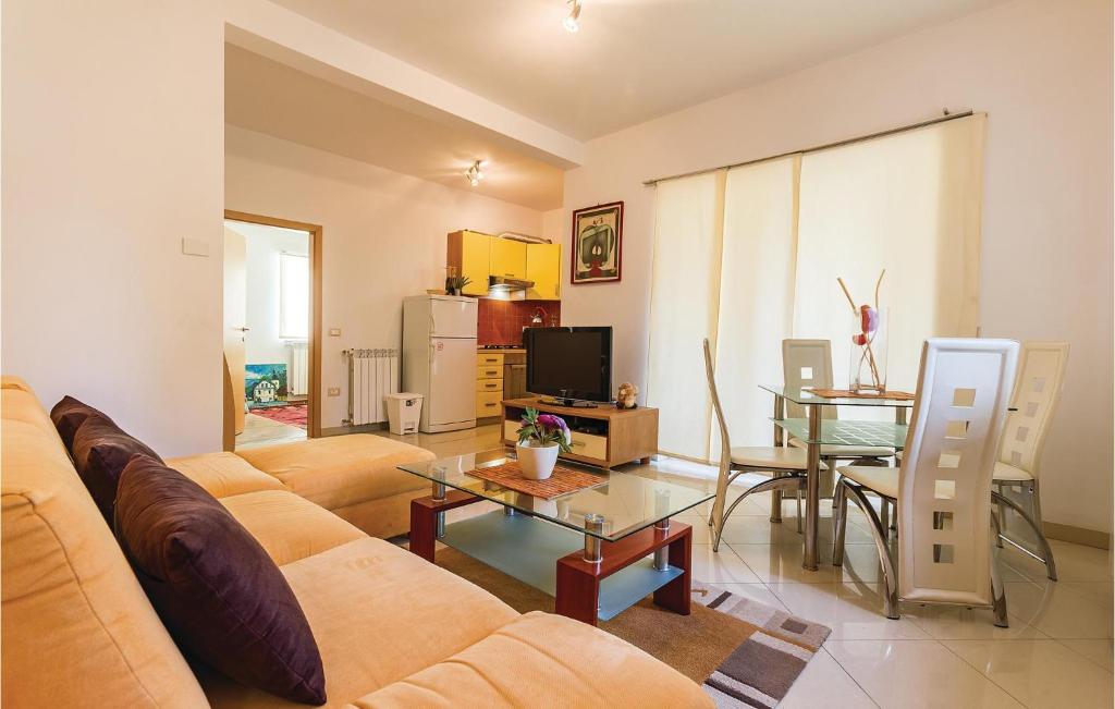 Stunning Home In Liznjan With Wifi photo 2
