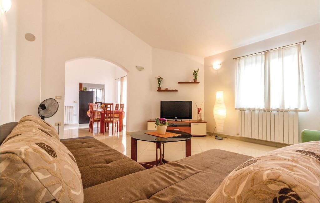Stunning Home In Liznjan With Wifi photo 3